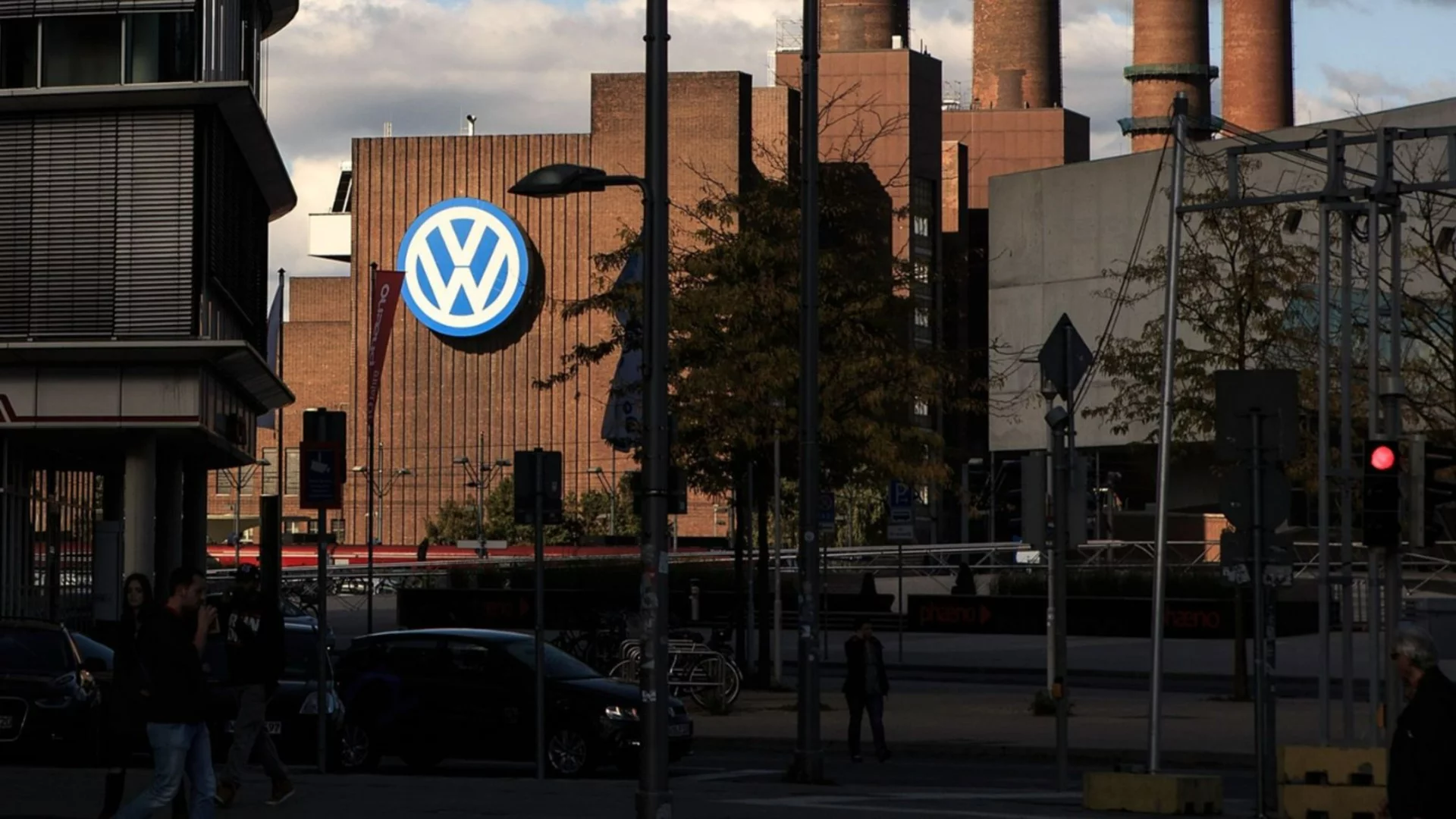 Volkswagen спира свои заводи за електромобили в Германия