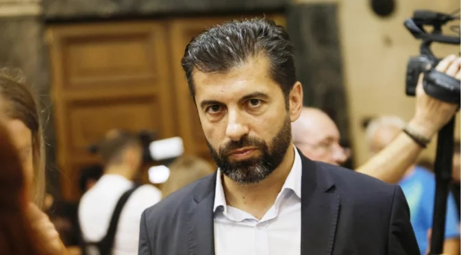 Нови фронтовaци и нов тил: Кирил Петков иска ПП да стане опасна за мафията