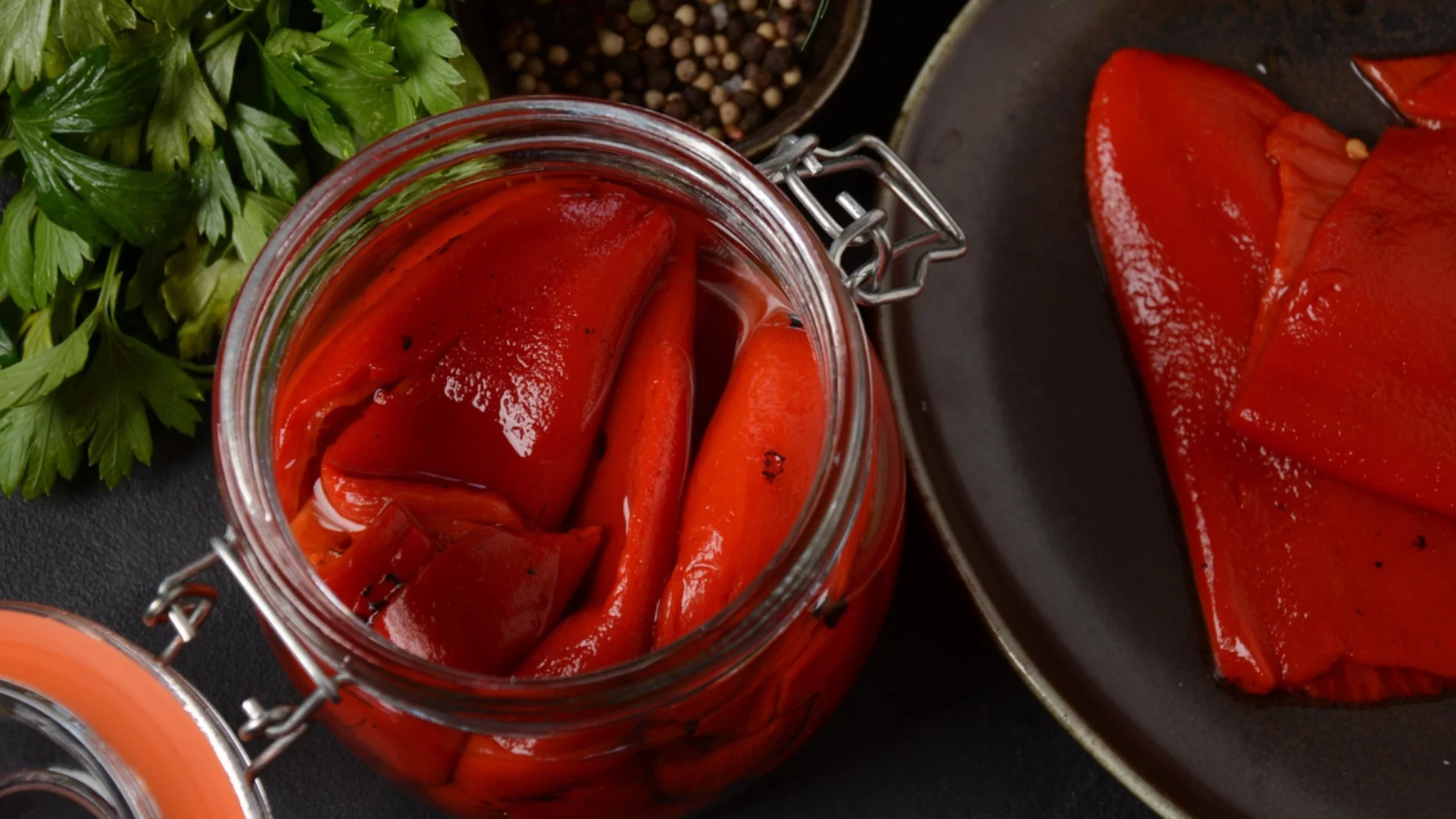 На тези мариновани печени чушки няма кой да каже "не"
