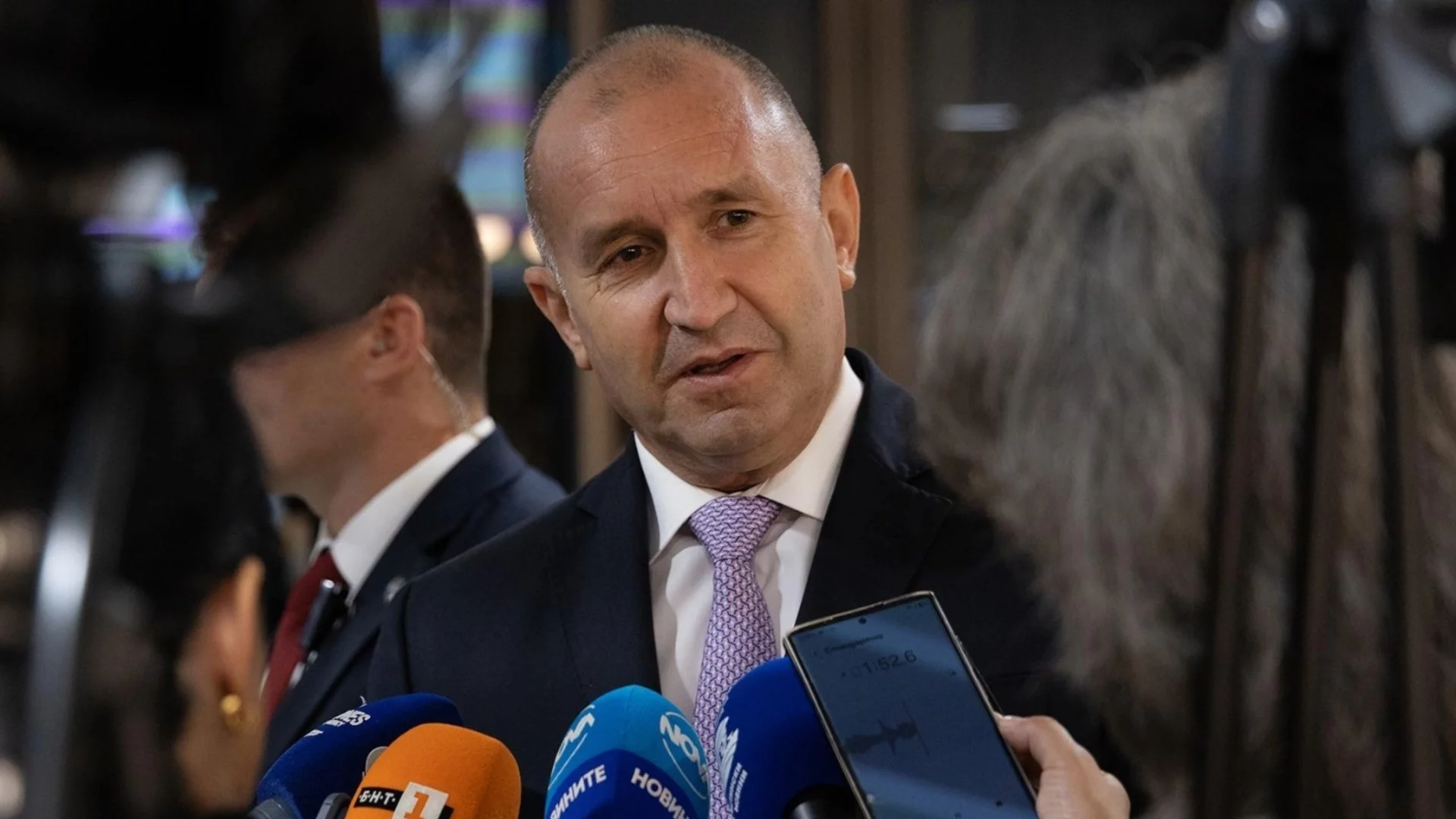 "Не мога да проследя всички емоционални изблици": Йотова за напрежение между Радев и Борисов 