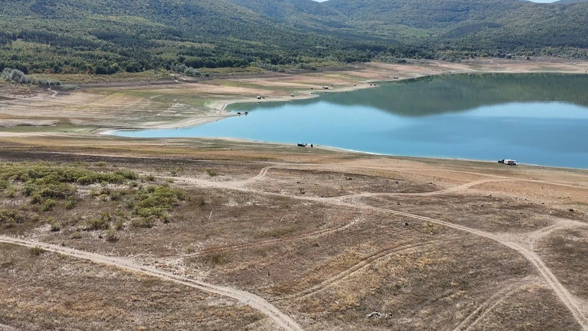 В окото на водната криза: Язовир "Жребчево" критично пресъхва