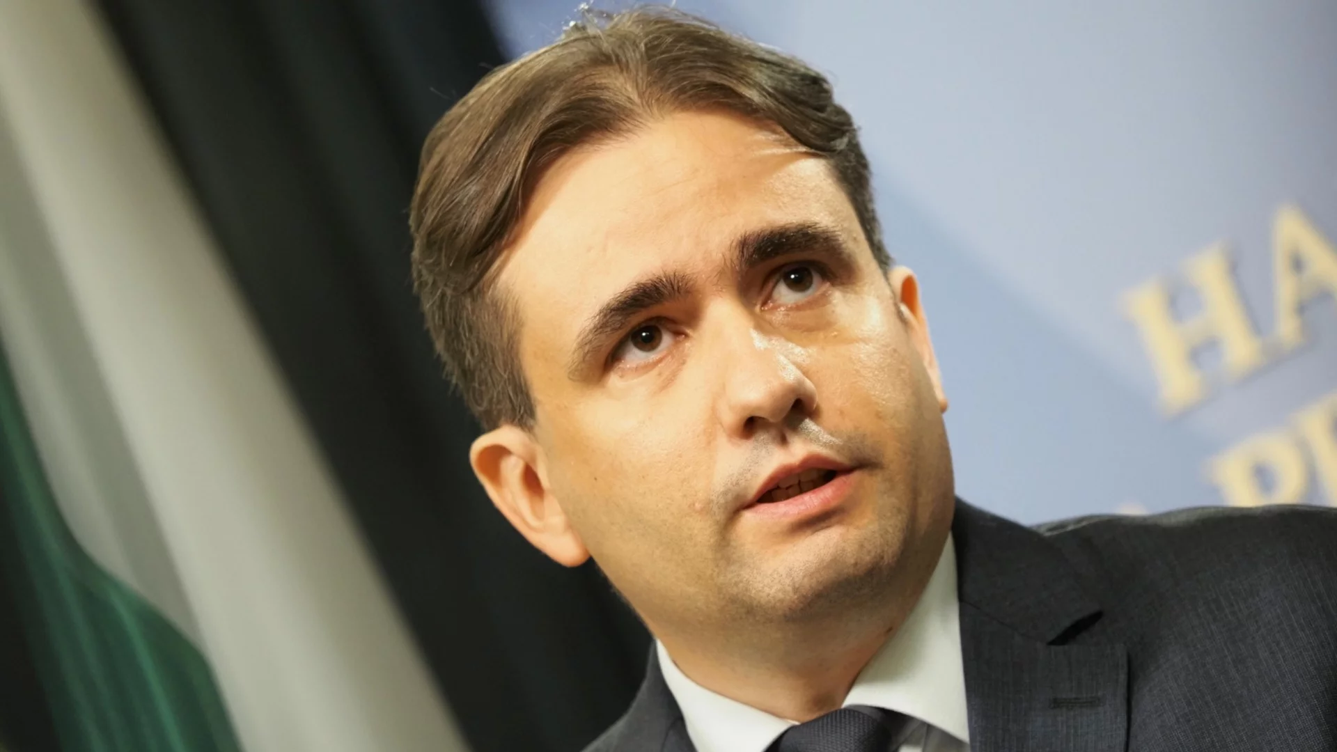 "За петимата премиери и многото господари": Божанов каза ще подкрепи ли ПП-ДБ шести вот на недоверие