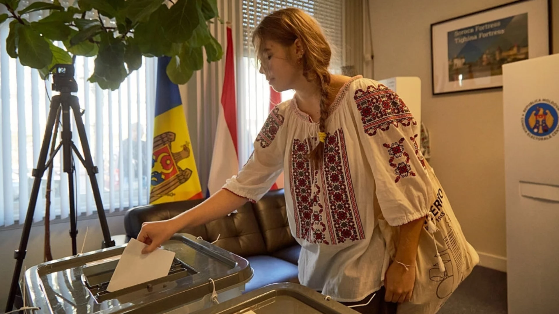Свиреп изборен натиск от Кремъл в Молдова: Проевропейската PAS води в началото, краят предстои (ВИДЕО)