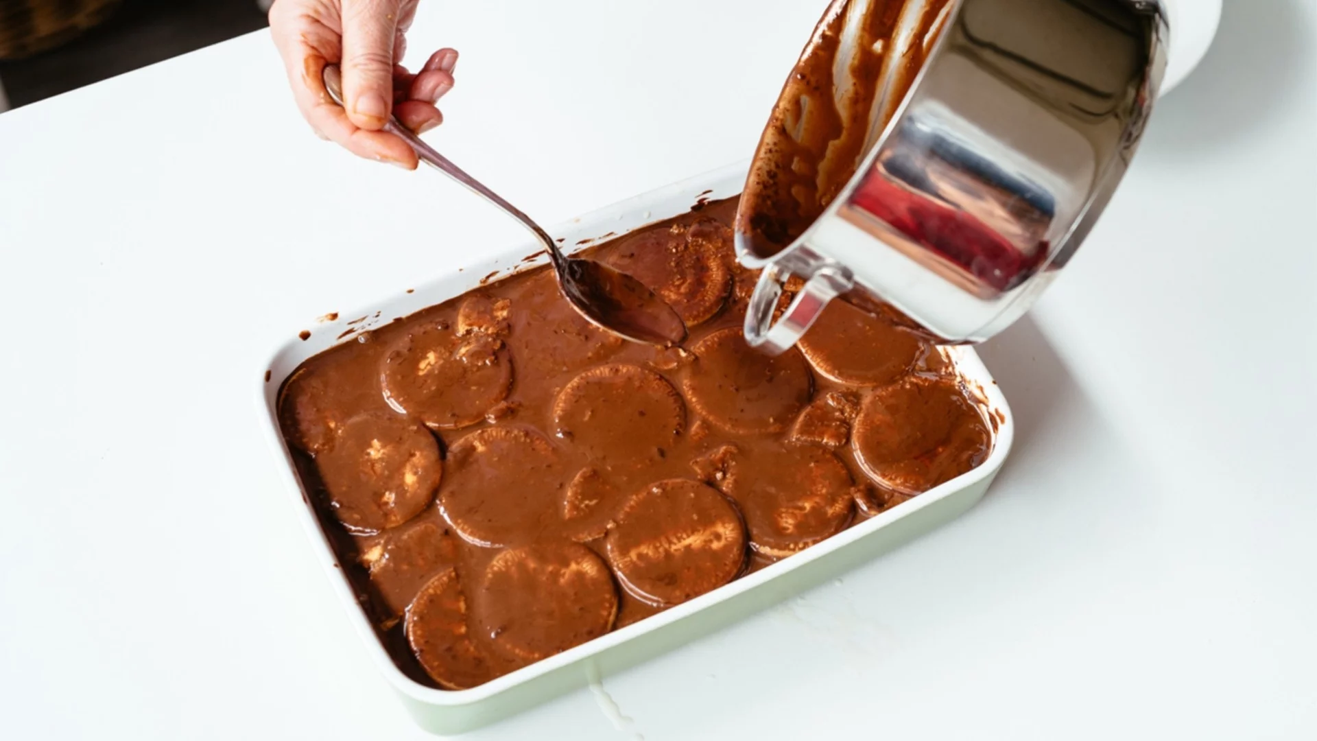 За да имаме най-вкусната бисквитена торта - ето какво често забравяме да направим