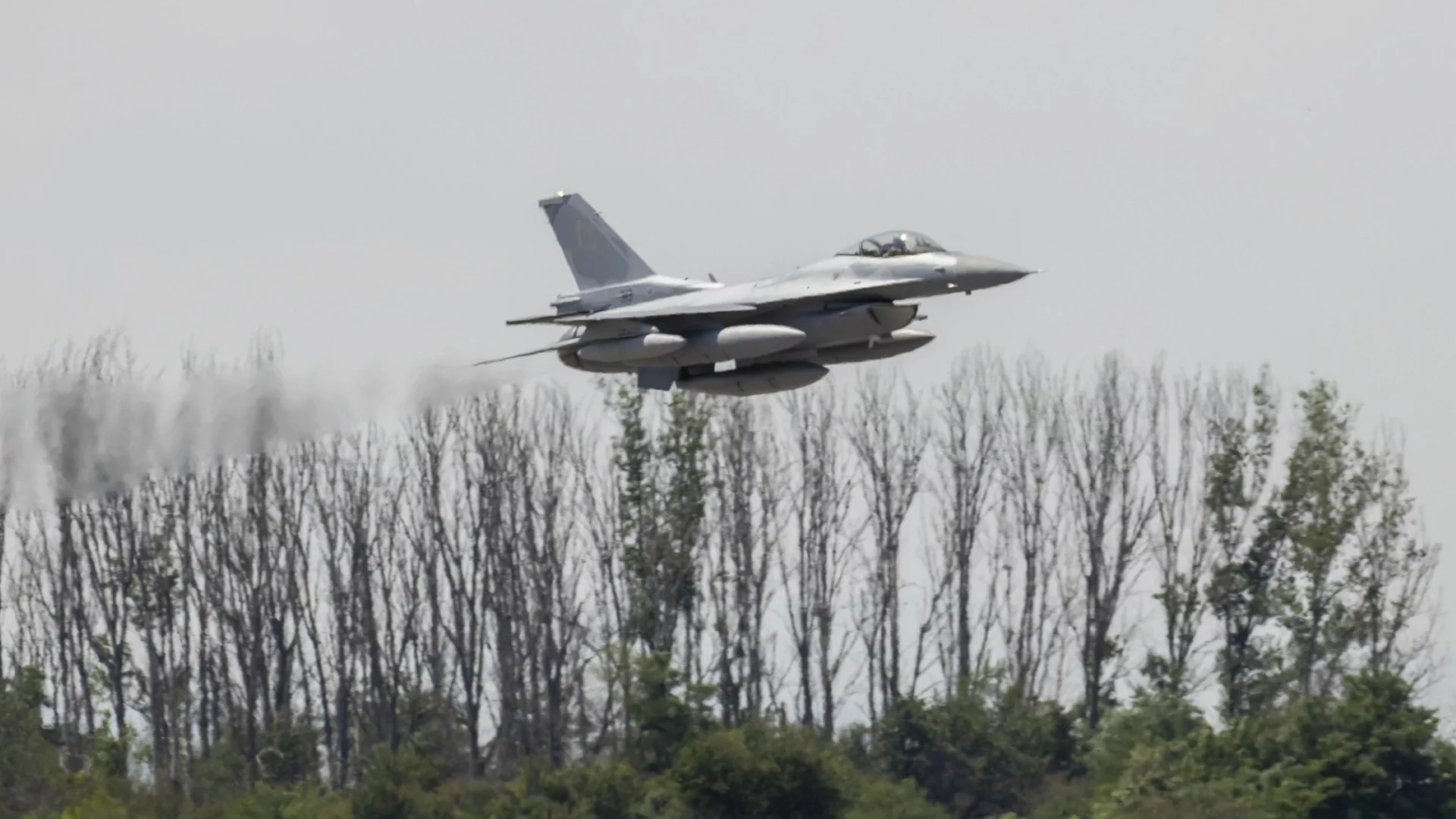 Констатиран е теч на гориво на един от получените самолети F-16
