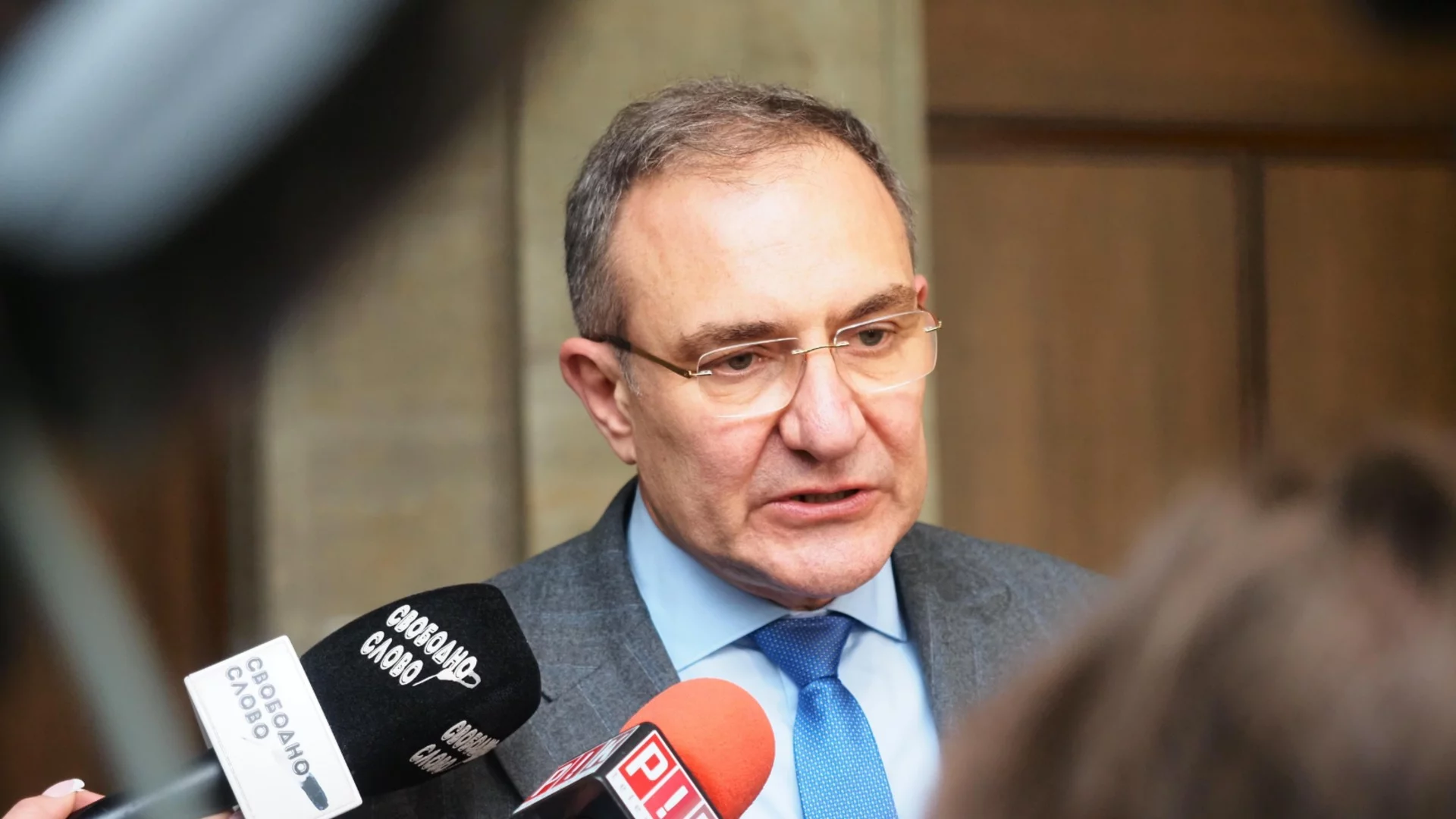 Увеличение на майчинските замисля министър Гуцанов