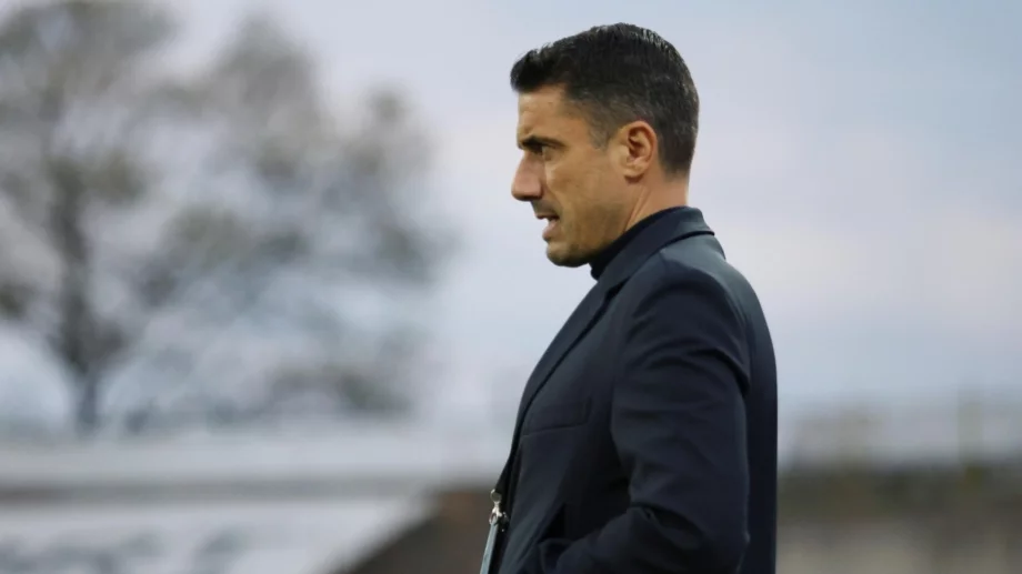 Високо напрежение в съблекалнята на Левски - пече се скандал с Веласкес?