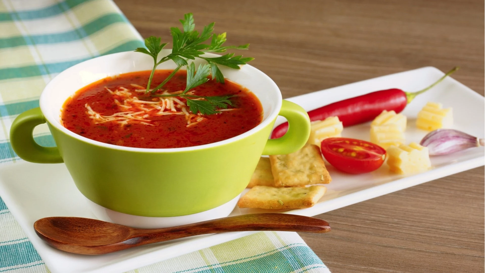 Кои подправки ви гарантират най-вкусната доматена супа?