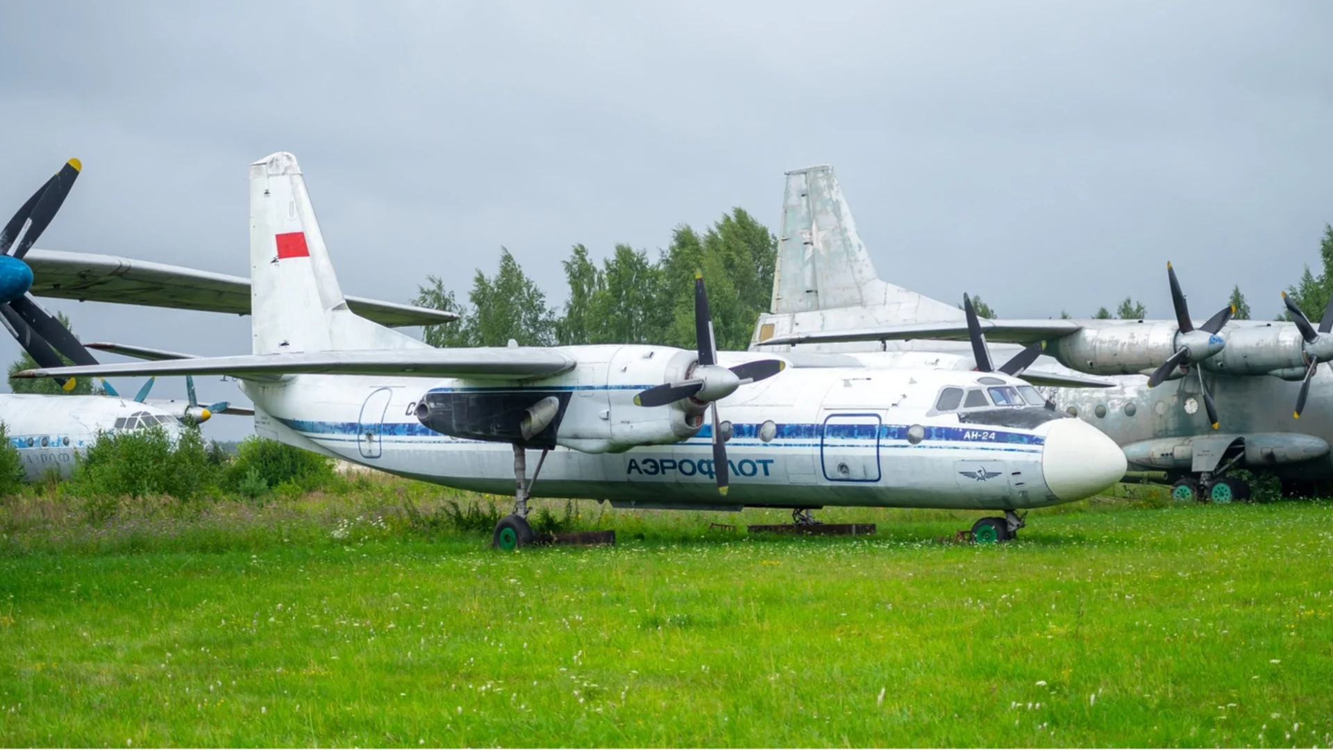 Руски самолет Ан-2 на половин век се разби в Русия, има две жертви (СНИМКИ)