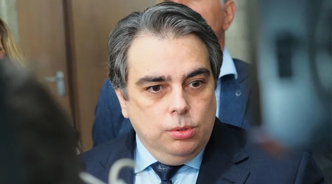 "Трябва да бъде задържан": Асен Василев скочи на Сарафов