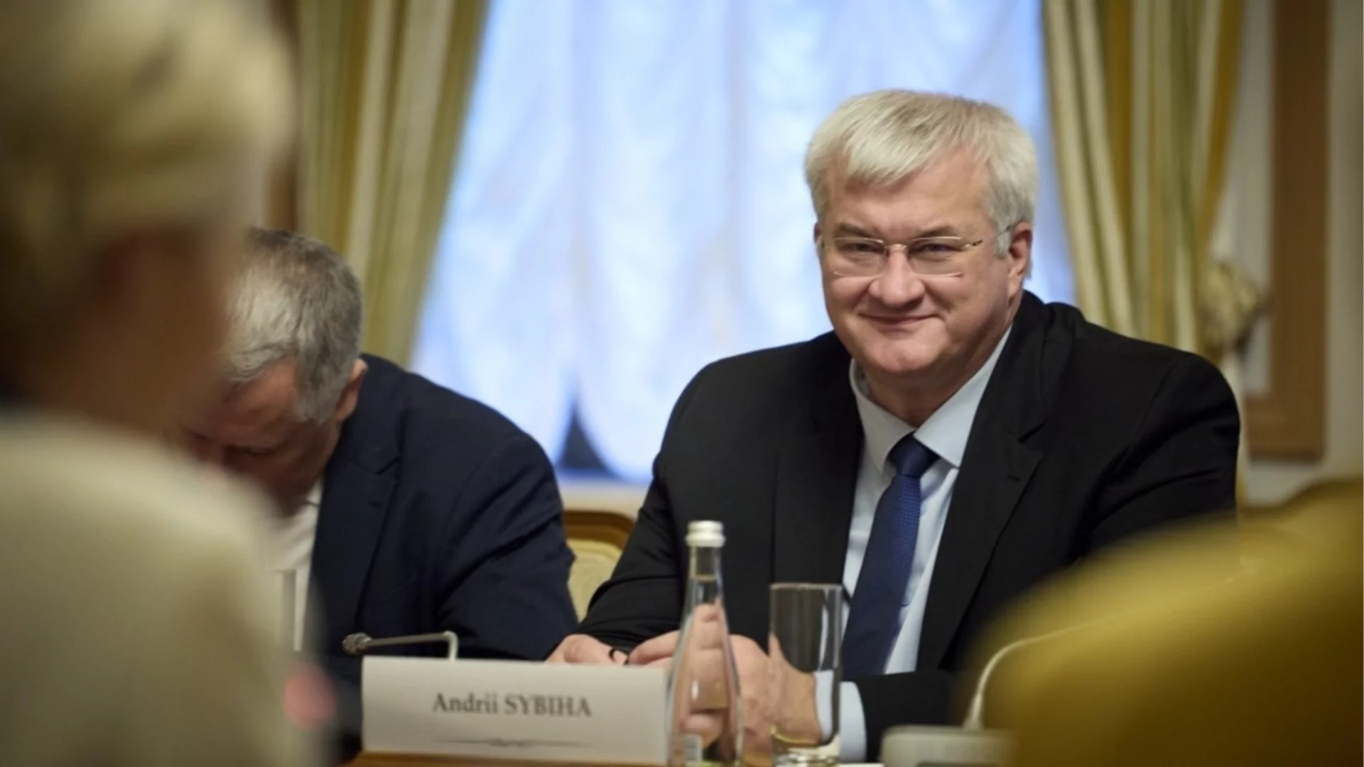 След атаката срещу пътнически влак: Украинският външен министър призова за "нови опустошителни санкции" срещу Русия (ВИДЕО)