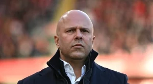 Арне Слот започна с оправданията, след като Челси разнищи Ливърпул