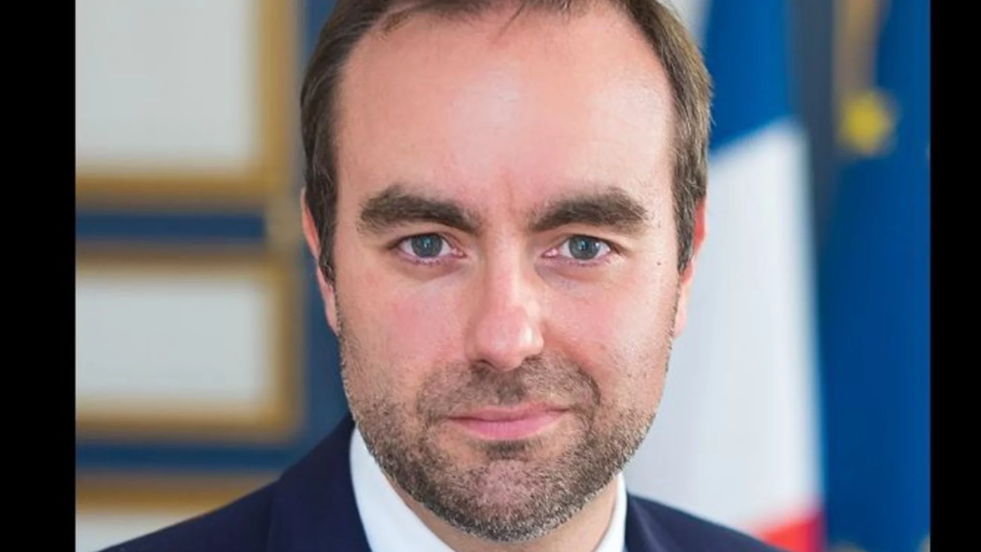 Френският премиер Себастиен Льокорню подаде оставка, излъгал и за дипломата си