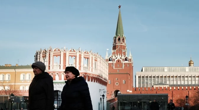 Разстрел на предатели: Учителите в Русия изпълняват безпрекословно всякакви идиотски указания (ВИДЕА)