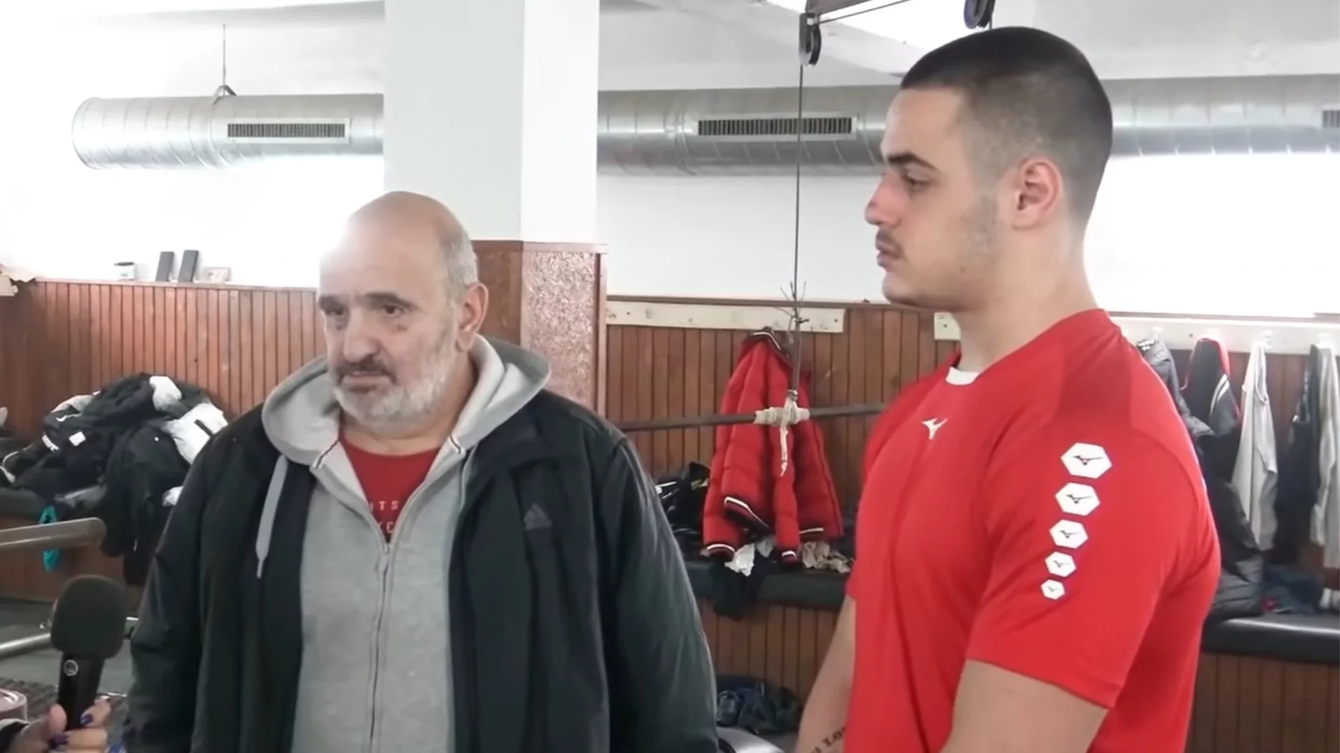 "Бог чрез такива хора като Насар показва, че съществува. Това не е нормално, дето го вдига"