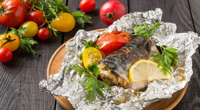 Как се приготвя риба на скара, но във фолио?