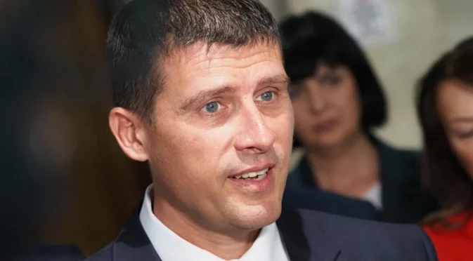 Ивелин Михайлов бил извикан в централата на ГЕРБ през 2023, заради сръбската премиерша