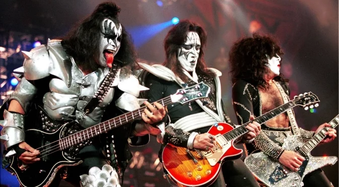 Рок легенда от KISS пострада тежко при катастрофа