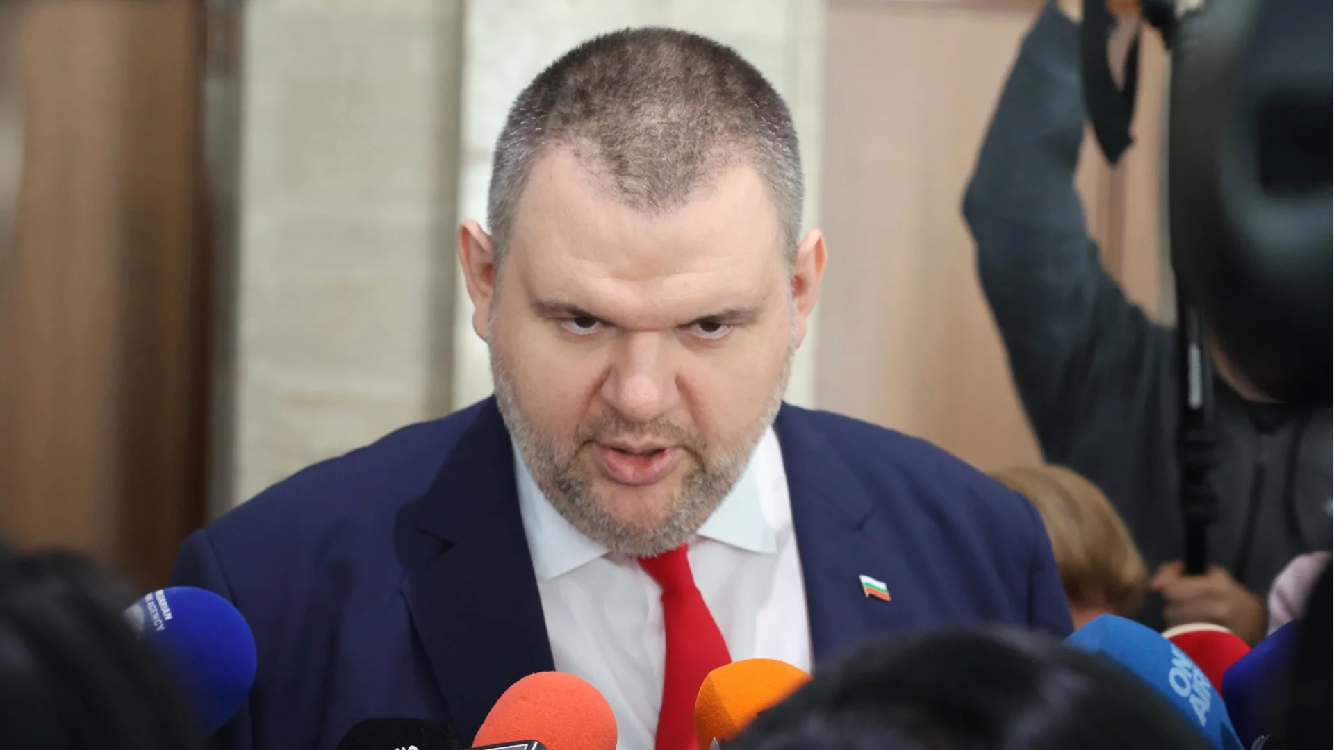 Пеевски за кризата с боклука и ПП-ДБ: Татко им Бойко пак ги спасява
