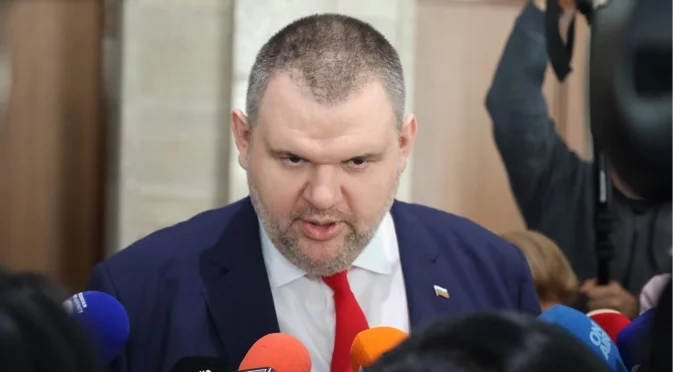 Пеевски за кризата с боклука и ПП-ДБ: Татко им Бойко пак ги спасява