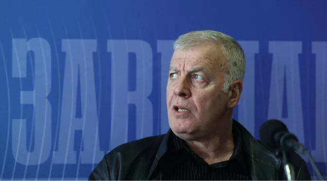 Веласкес ще остане в Левски при едно условие: „сините“ започват преговори с испанския специалист