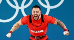 Епичен! Несломим! Звяр! Карлос Насар ликува с трета световна титла