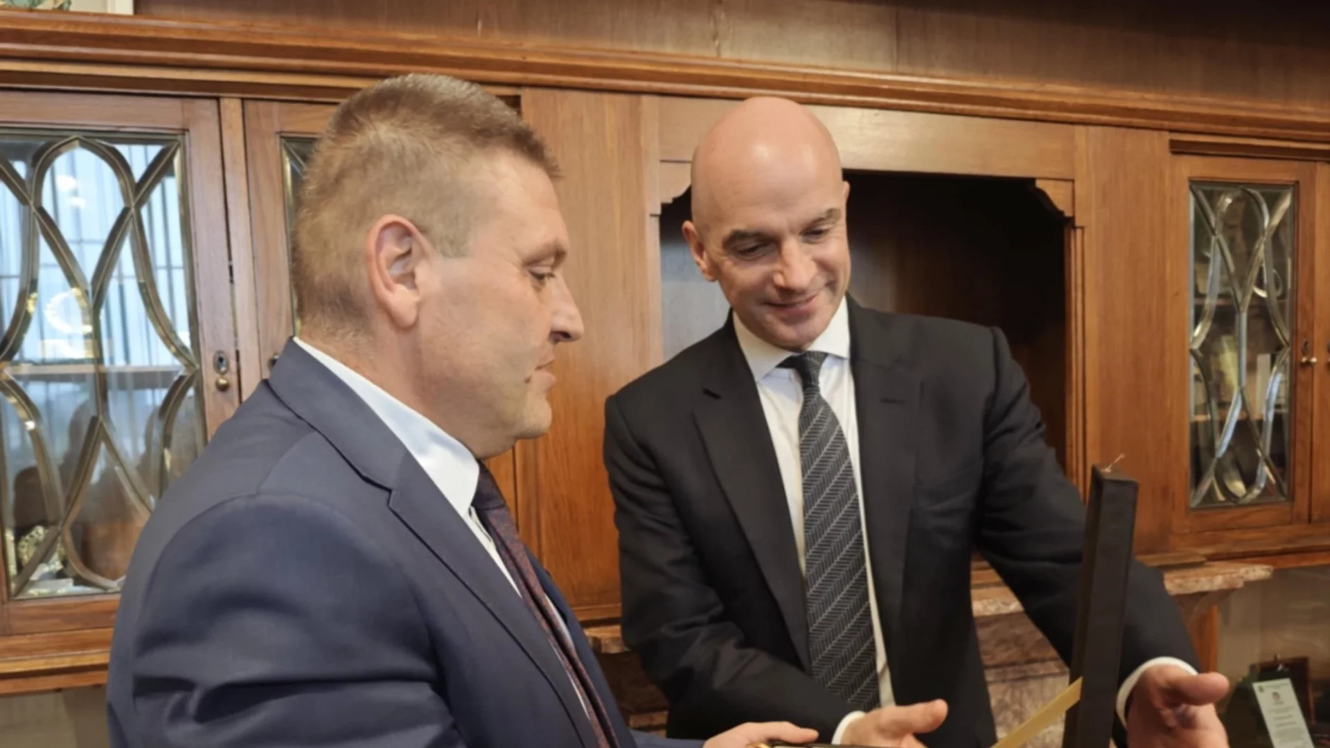 Кметът на Плевен се срещна с посланика на Великобритания