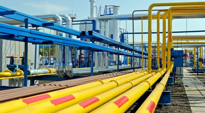 Руските удари са унищожили над половината добив на природен газ в Украйна