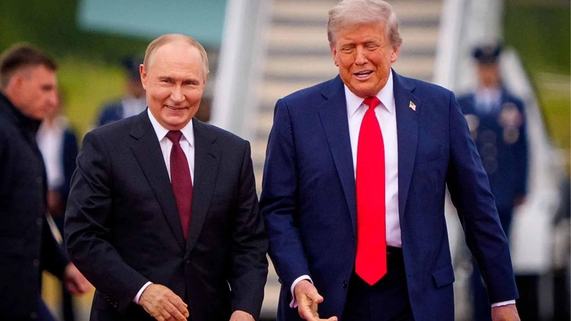 Как светът да мисли, че Украйна не иска мир: Путин ухажва САЩ и си измисля "отстъпки", а всъщност плаши с ядрено оръжие (ВИДЕО)