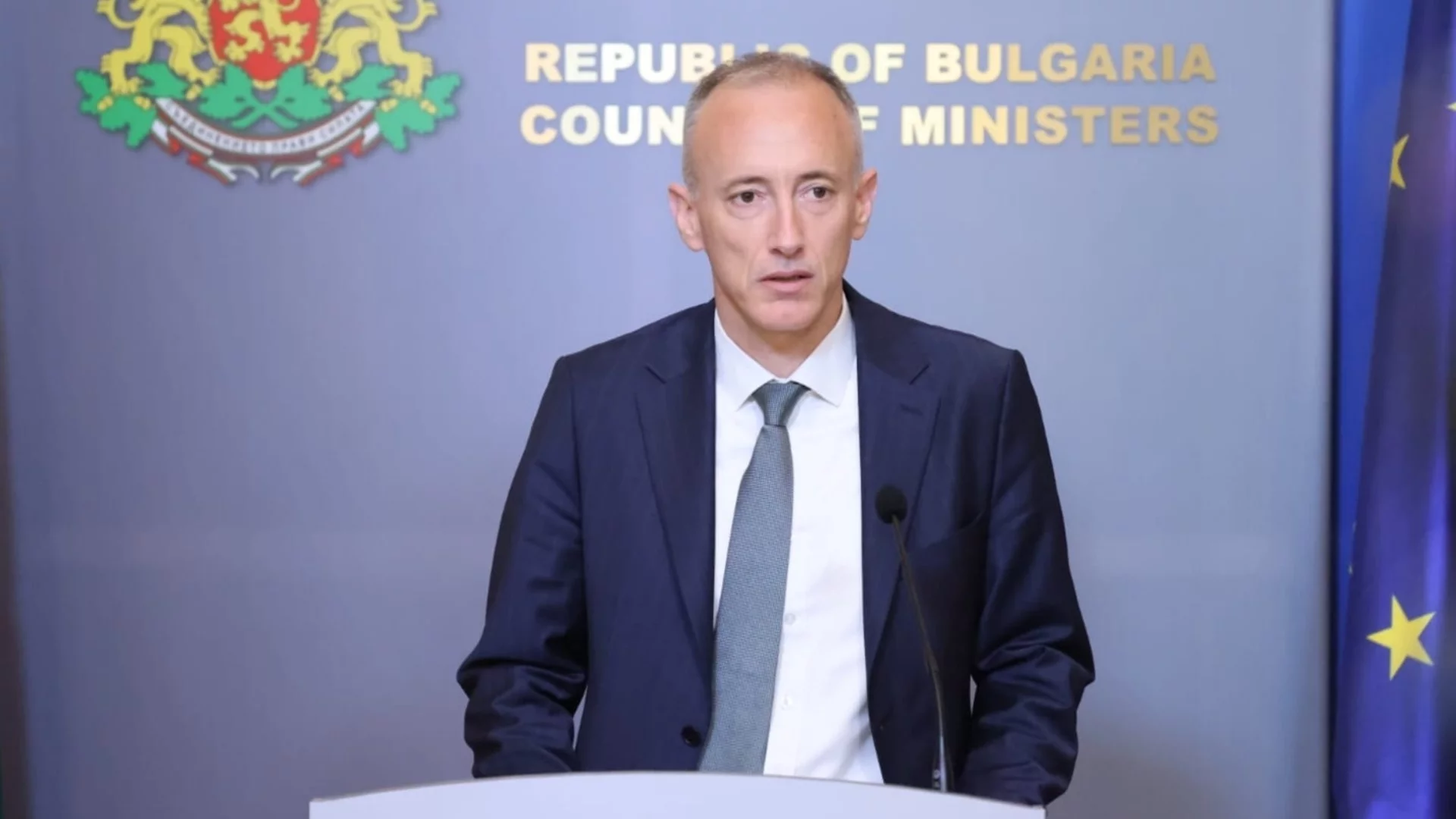 Министър Вълчев: Най-вероятно ще се стигне до задължителни матури по математика