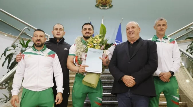 Уникално посрещане за Карлос Насар на българска земя! Той показа, че е максималист (ВИДЕО)