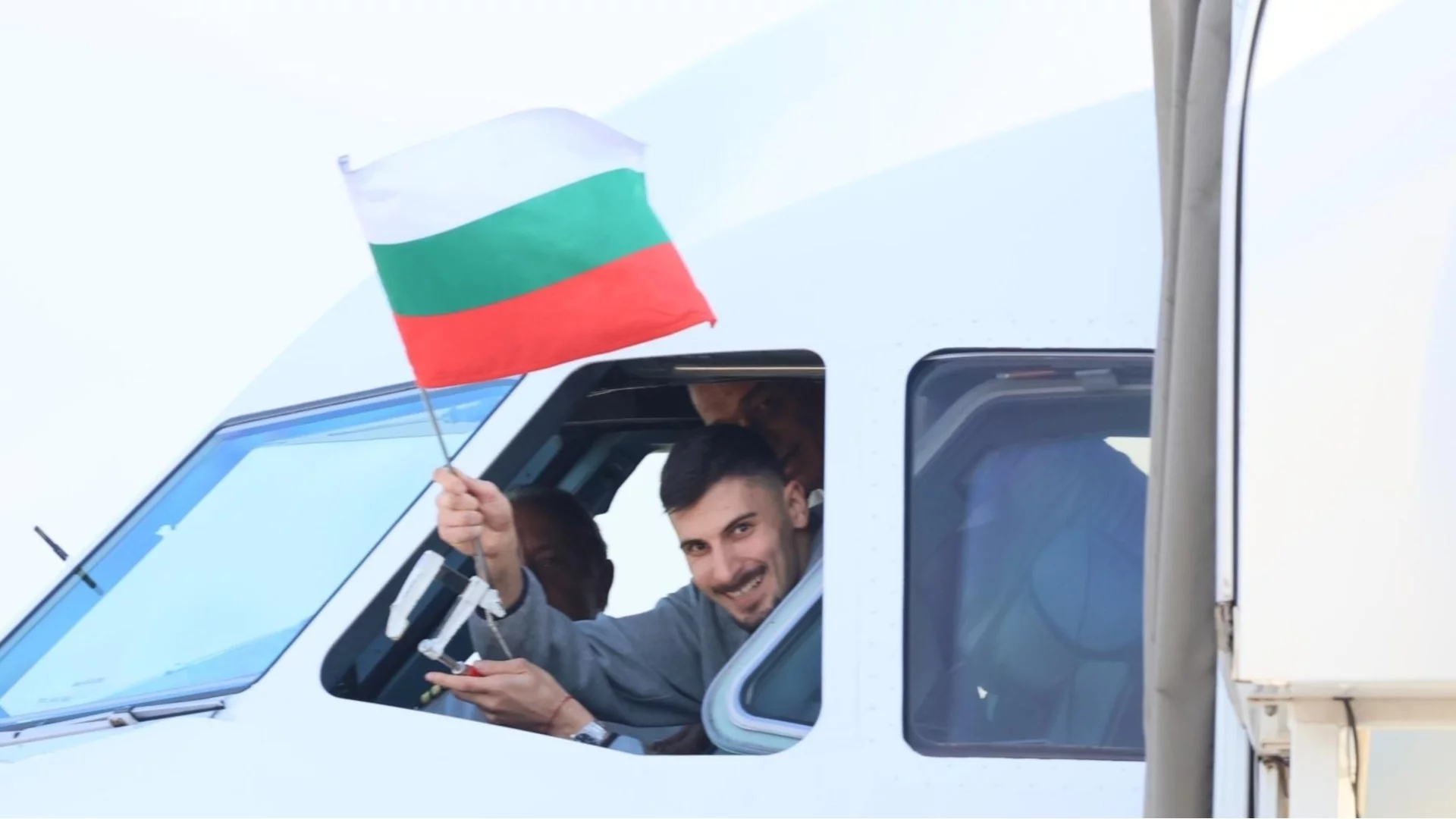 Капитанът на националния отбор по волейбол взе първи трофей за сезона с клубния си тим