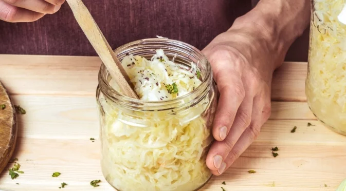 Вкусно кисело зеле в буркан: Перфектната рецепта