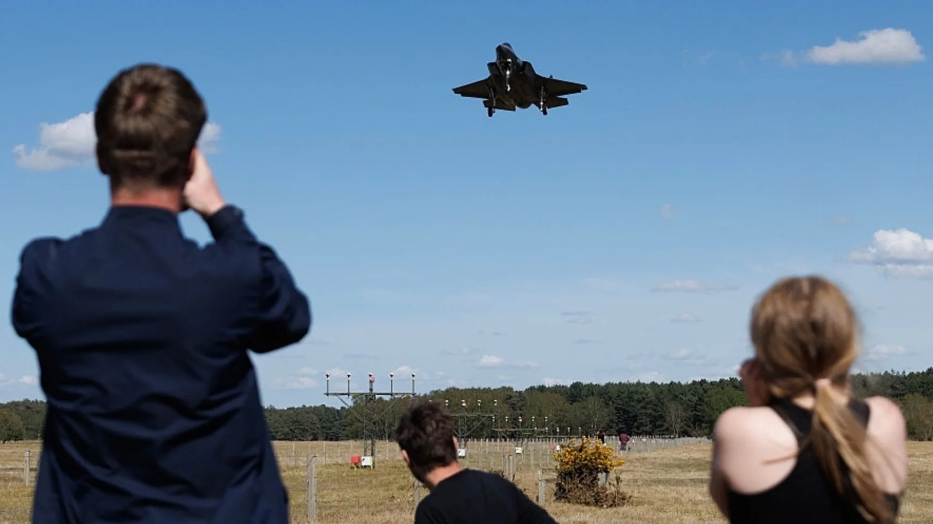 Белгия получи първите изтребители F-35 - ще летят над цялата страна, за да ги видят гражданите