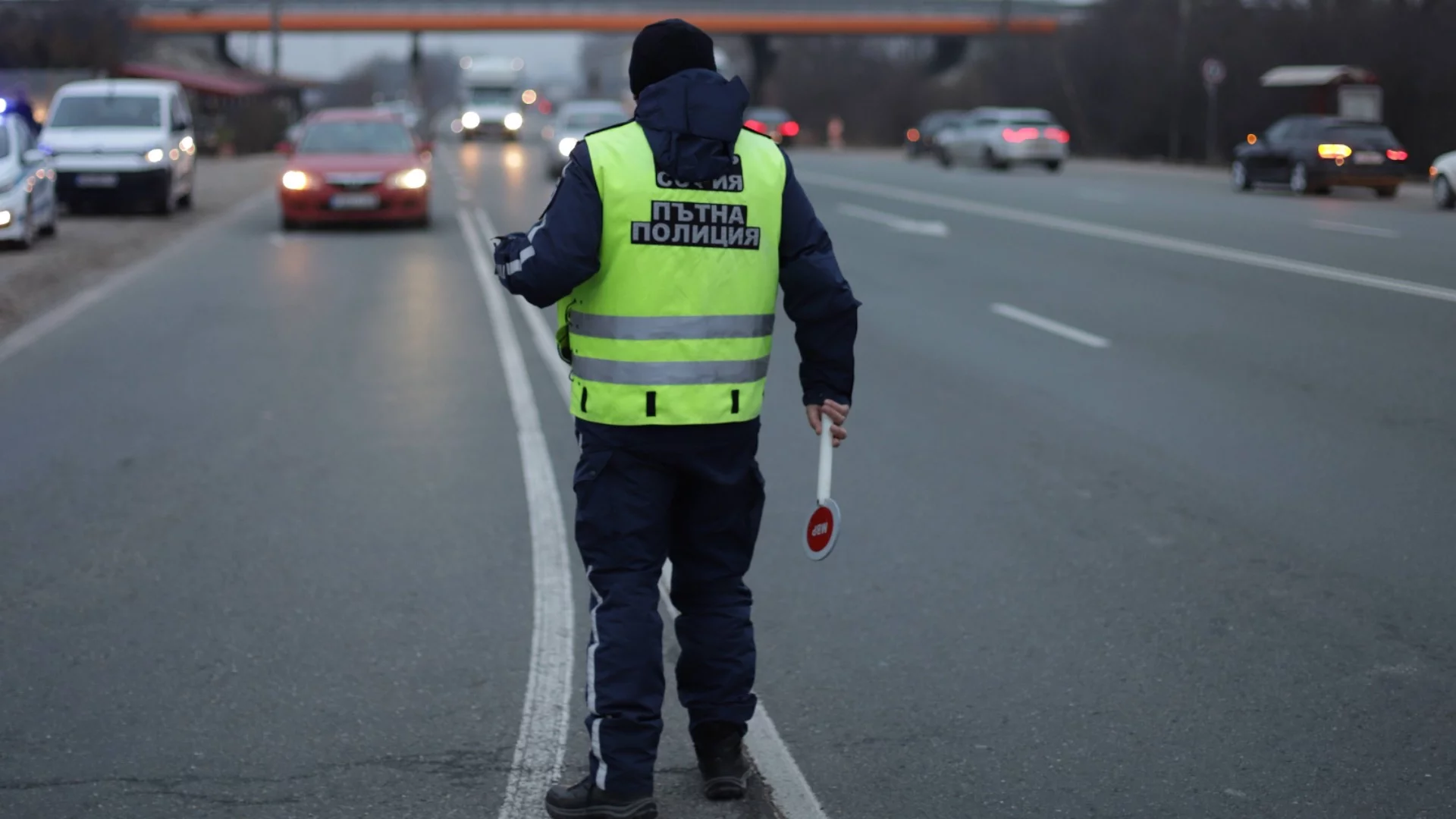 Арестуваха двама полицаи за участие в корупционна схема