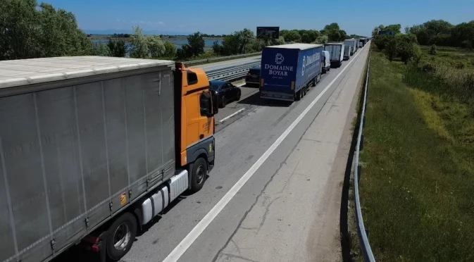 От днес: Тол камерите ще проверяват тонажа на камионите