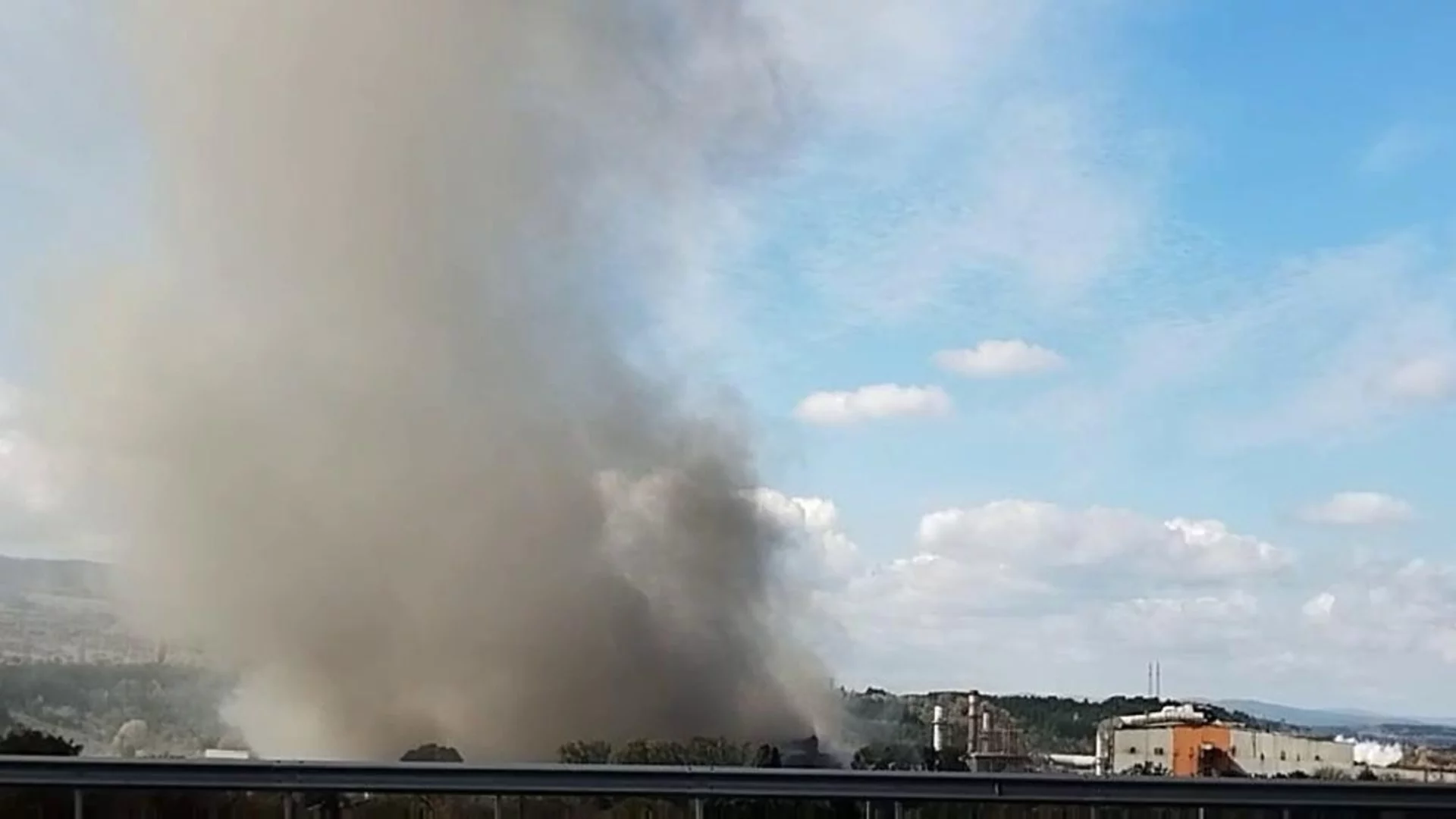 Горя склад до завод “Стомана“ в Перник