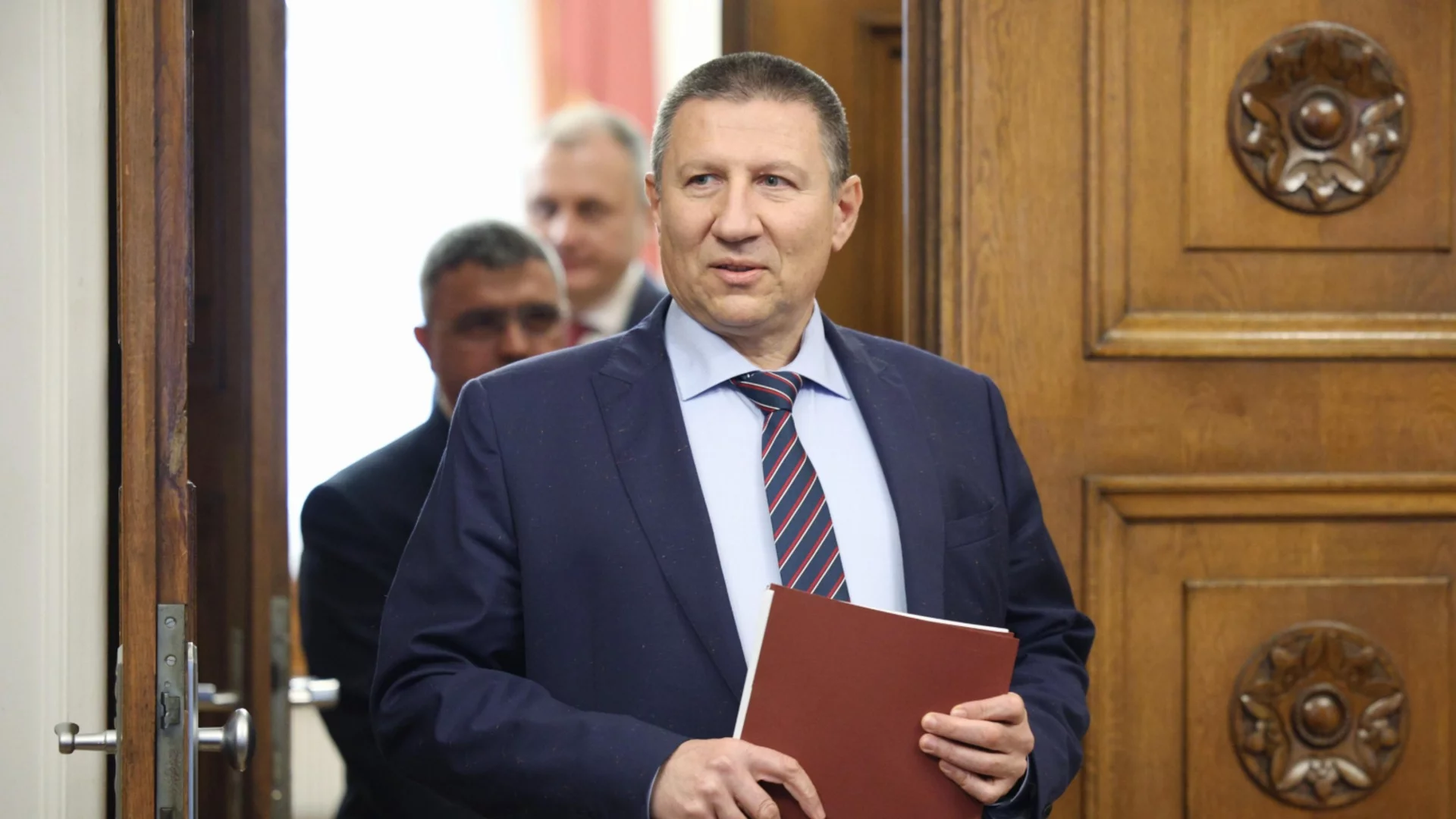 "Нормата е ясна, това са процедурни хватки": ВСС отказа да пита парламента за мандата на Сарафов