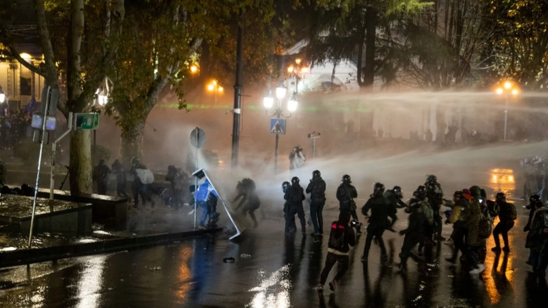 Участваш в протестите срещу властта в Грузия - глобяват те, дори да си външен министър от ЕС