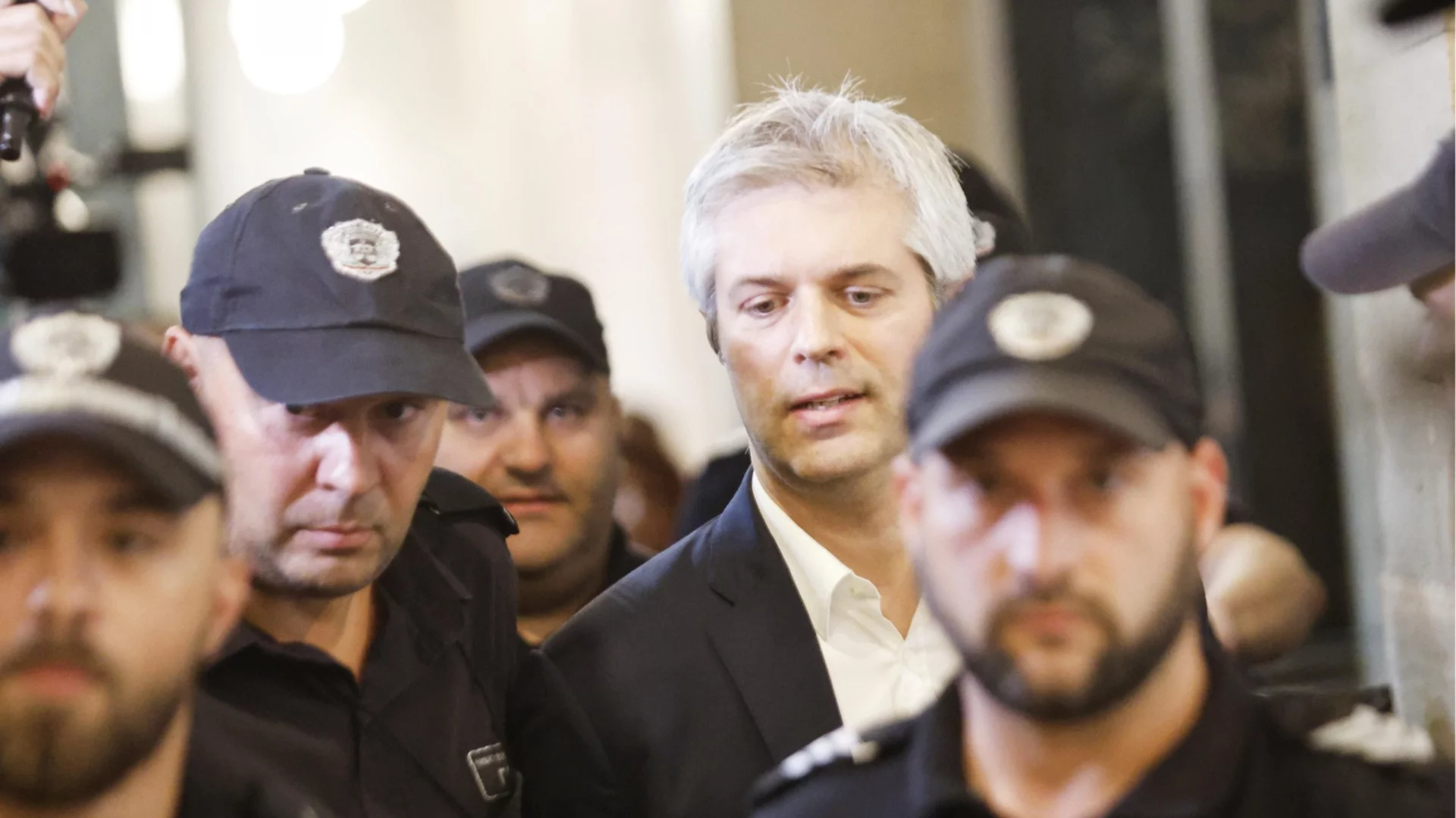Съдът решава дали да пусне от ареста кмета Благомир Коце