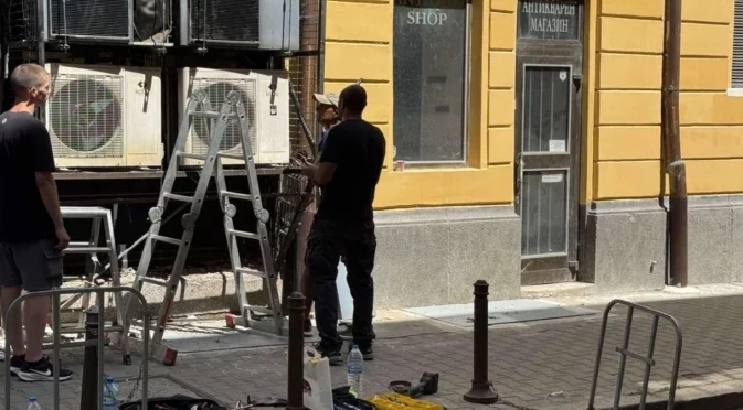 Крали климатик: Двама мъже във Варна са задържани