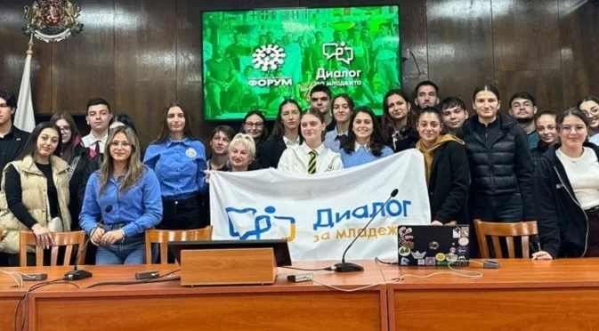 Представители на Националния младежки форум обсъдиха с кмета на Русе идеи за развитие на града