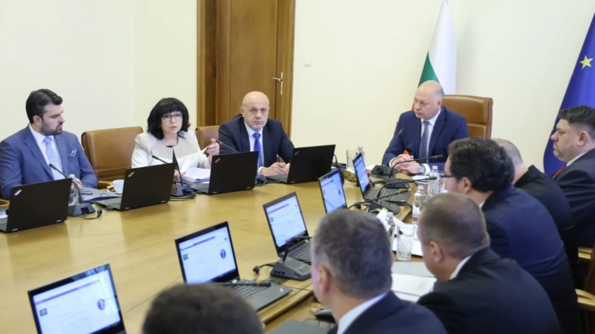 Слуховете за промени в правителството "Желязков": Кой ще бъде сменен?
