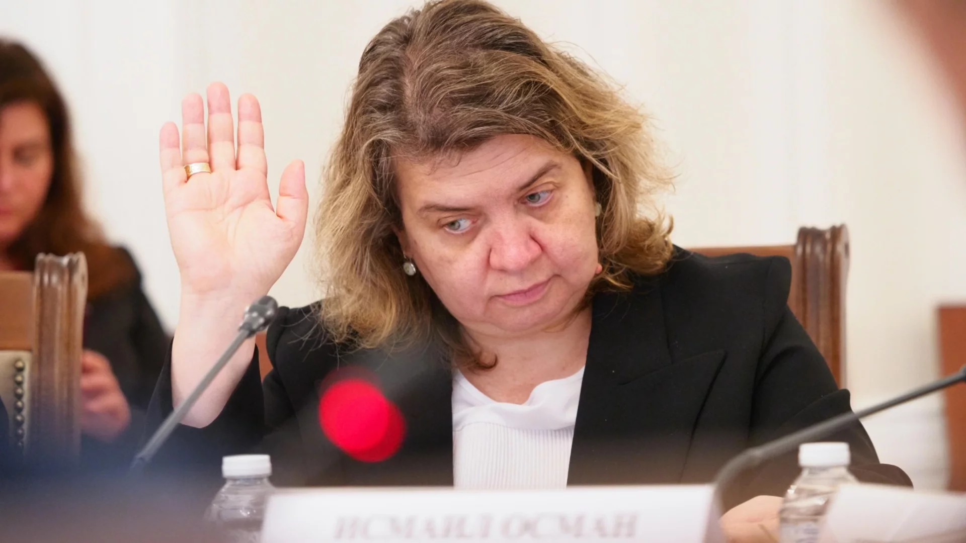 "Председателят на парламента е по-ново начало от Новото начало": Опозицията контраатакува