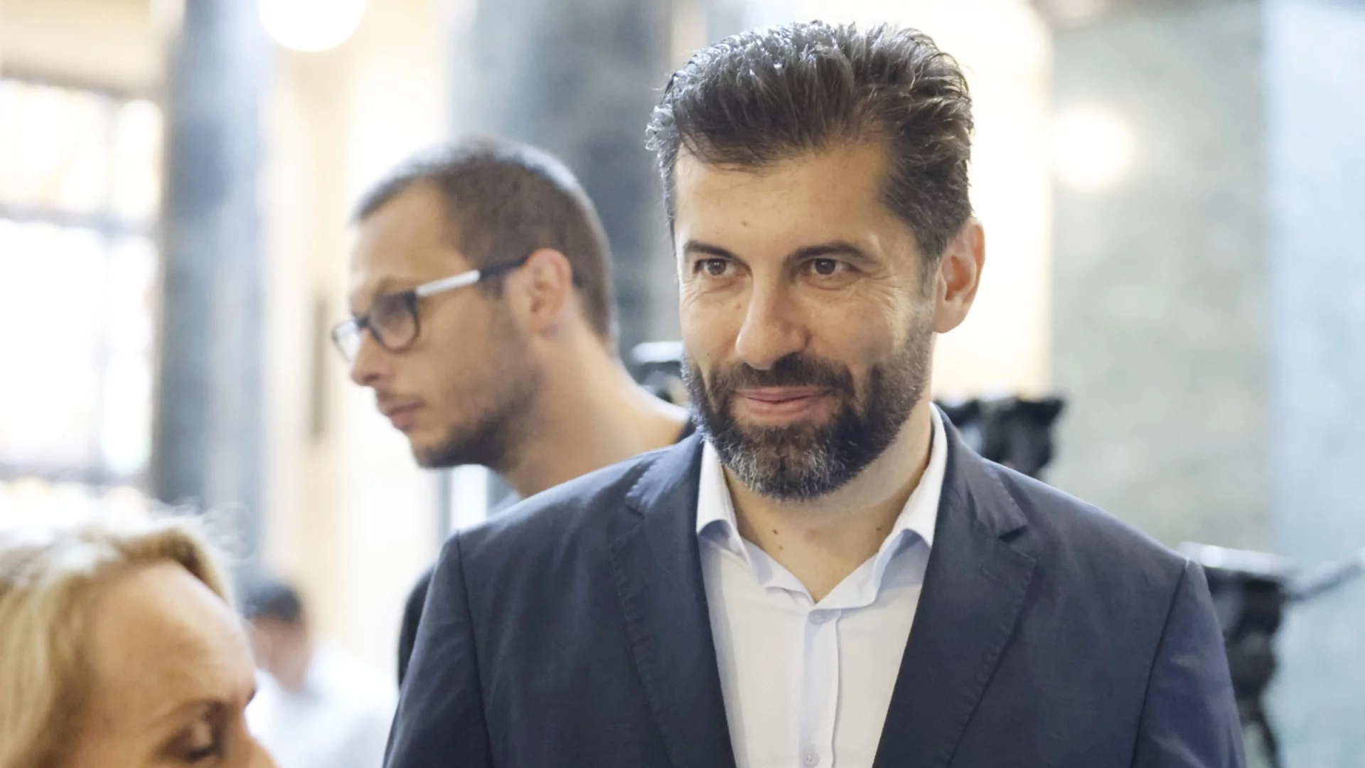 Кирил Петков атакува Слави Трифонов: Всеки мъж струва, колкото му тежи думата