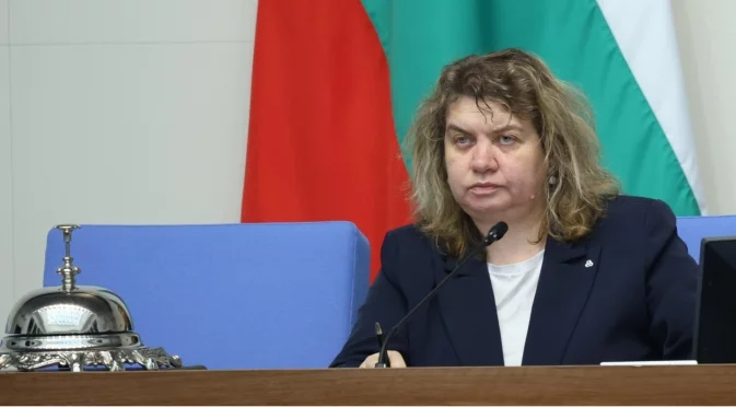 "Очаквам стабилността да бъде възстановена": Киселова чака ГЕРБ