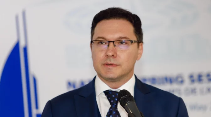 Митов пред The Times: Руски шпиони работят с групи за трафик на хора през България
