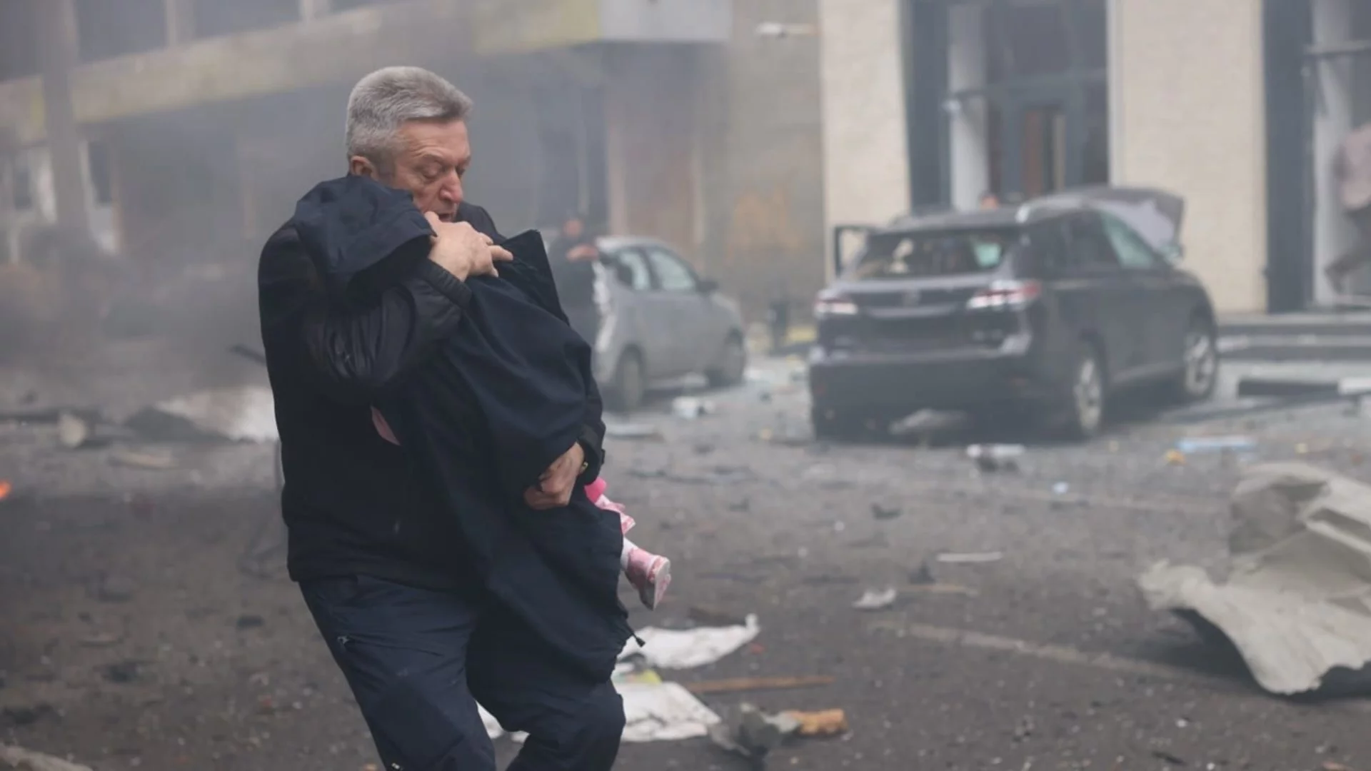 Справедлив мир? Русия удари детска градина в Харков и донесе смърт (ВИДЕО)