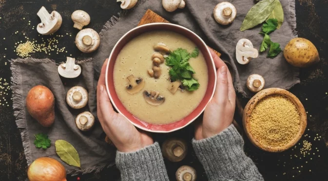 Най-вкусната есенна гъбена супа, която стопля душата