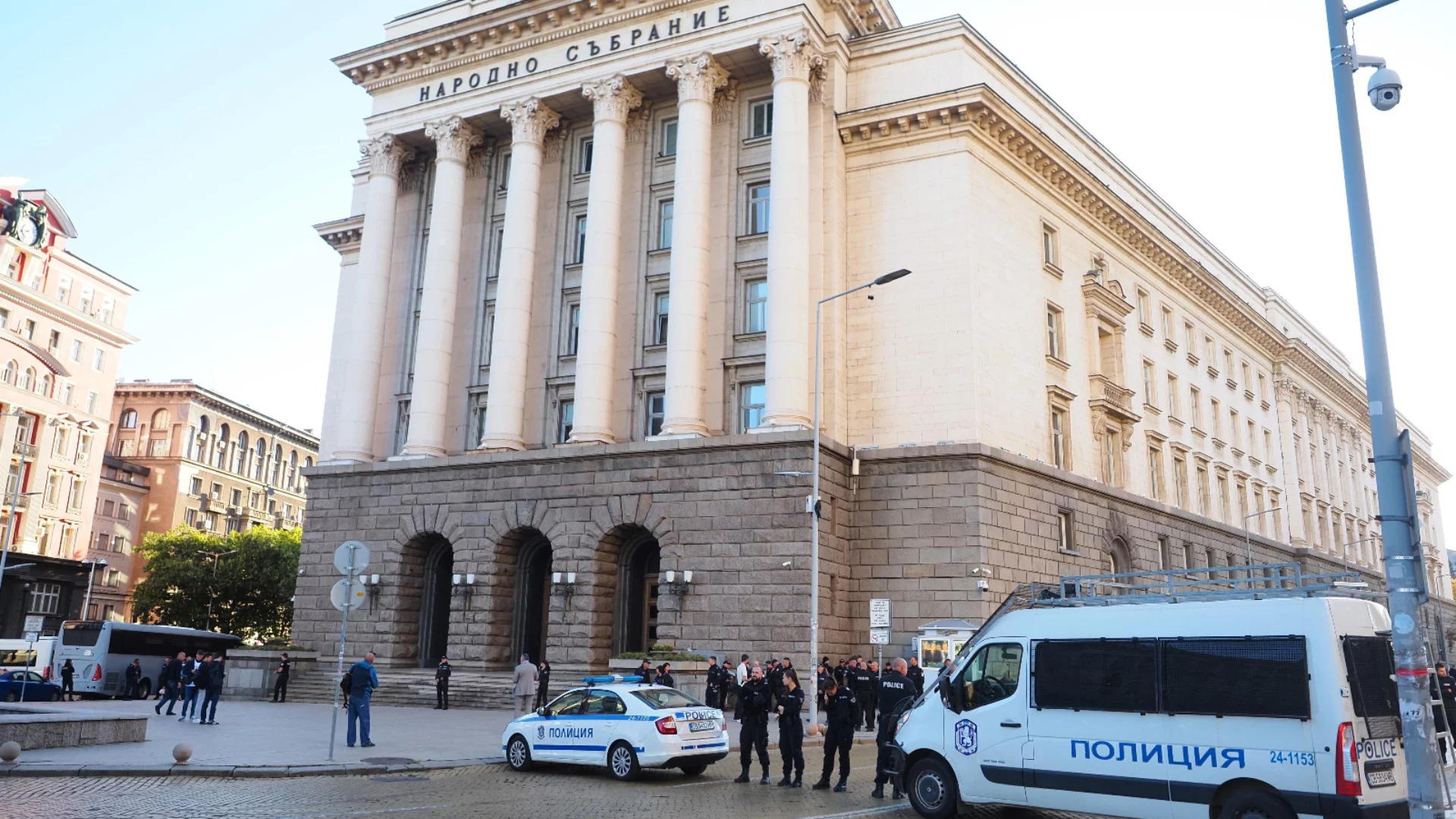 Питаш Пеевски и Йордан Цонев за "Лукойл", властта и Магнитски, оставаш без акредитация за парламента: Кой е причината да се случи? (ВИДЕО)